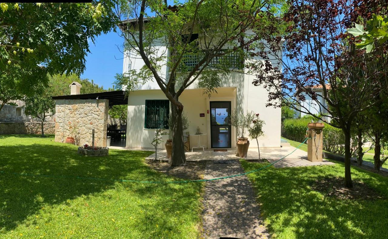 Detached Villa With Sea View Hanioti Exterior photo