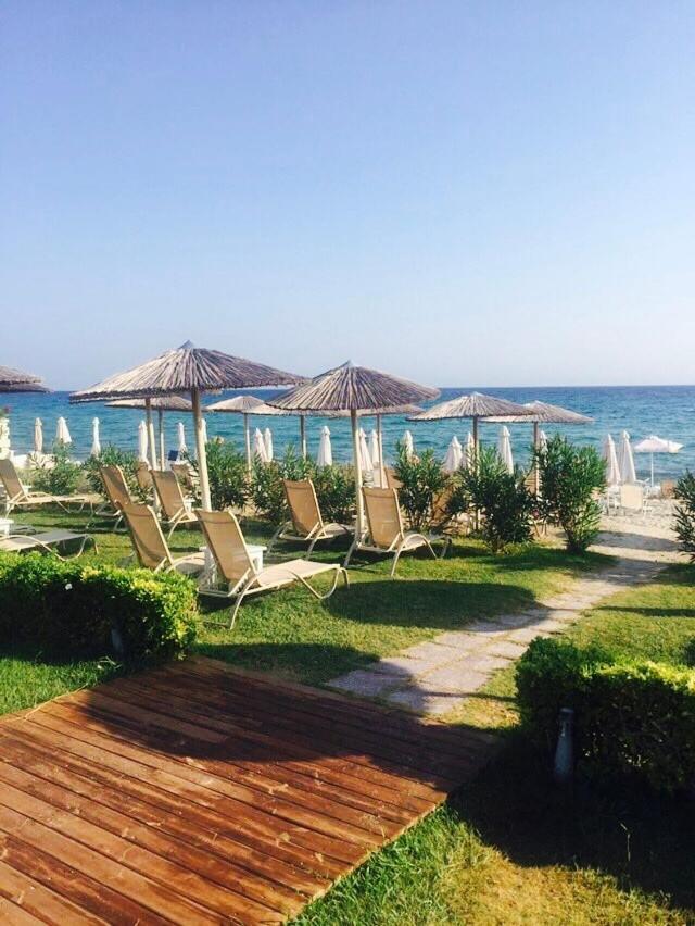 Detached Villa With Sea View Hanioti Exterior photo